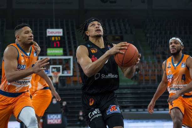 裁判报告 裁判报告