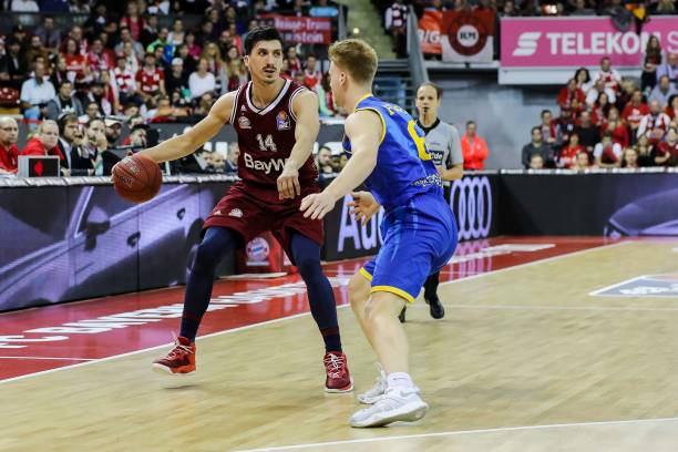 平台上为郭 平台上为郭