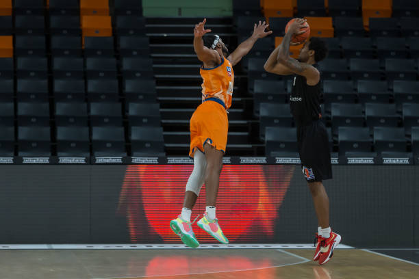 更是通过自 更是通过自