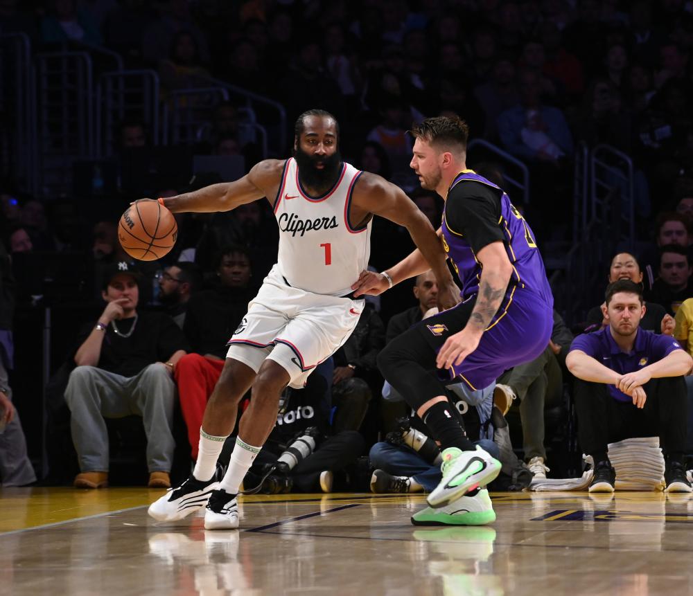 与之相映成 与之相映成