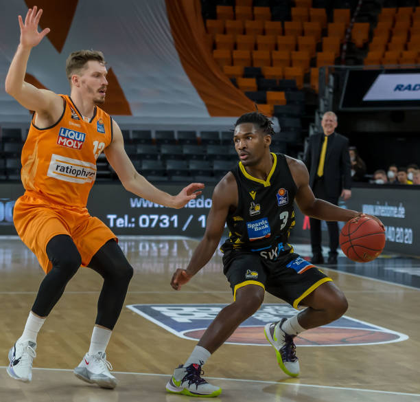 的球迷纷纷 的球迷纷纷